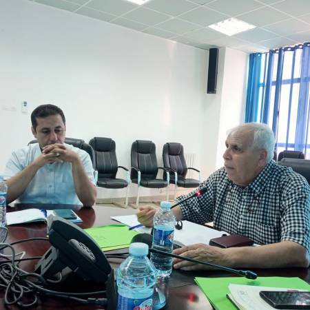 اجتماع تنسيقي مع الطاقم الإداري لمديرية الخدمات الجامعية
